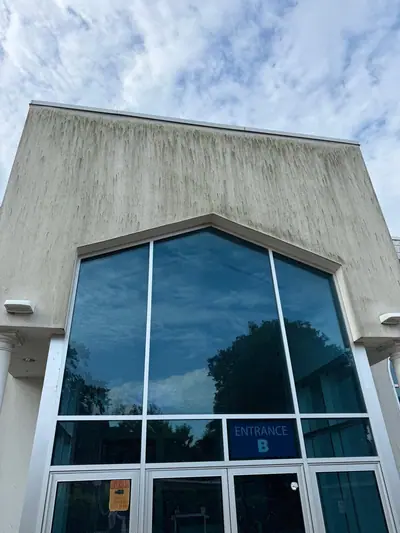 London Muslim Mosque exterior painting — photo 1 of 15