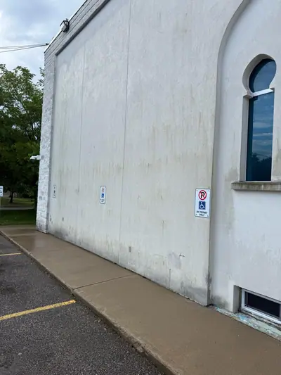 London Muslim Mosque exterior painting — photo 5 of 15