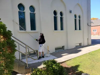 London Muslim Mosque exterior painting — photo 11 of 15
