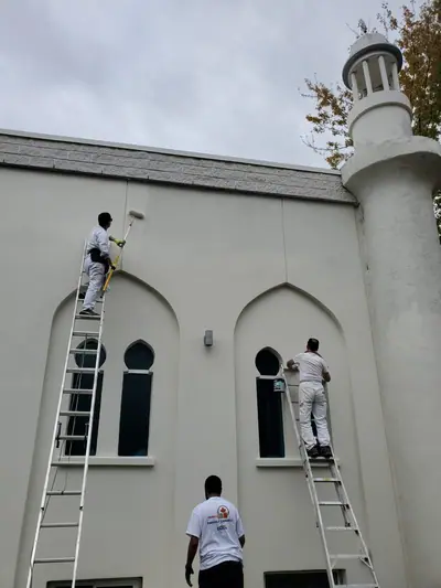 London Muslim Mosque exterior painting — photo 14 of 15